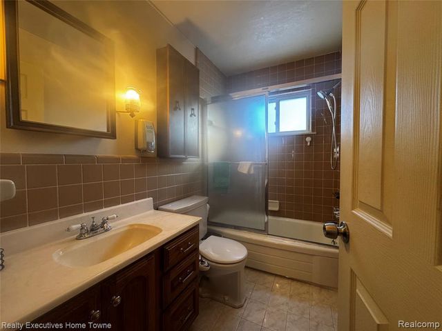 23204 Blackett Avenue, Warren, MI 48089