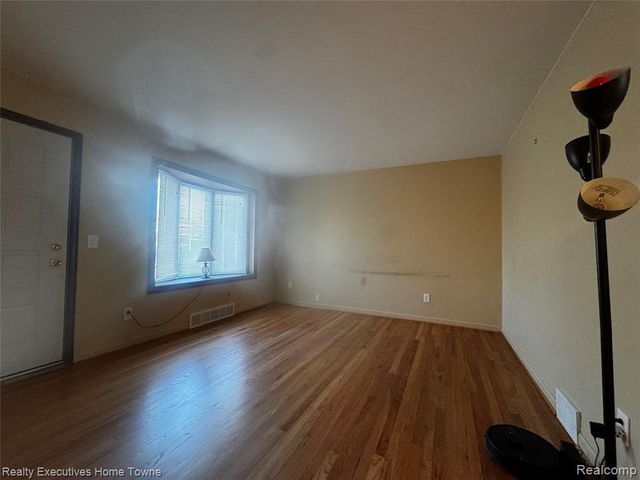 23204 Blackett Avenue, Warren, MI 48089