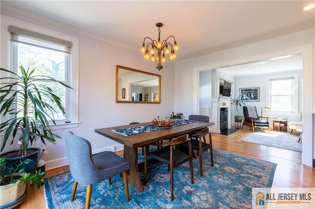 25 Hillcrest Drive, Piscataway, NJ 08854