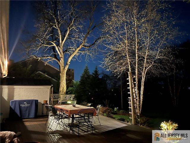 25 Hillcrest Drive, Piscataway, NJ 08854