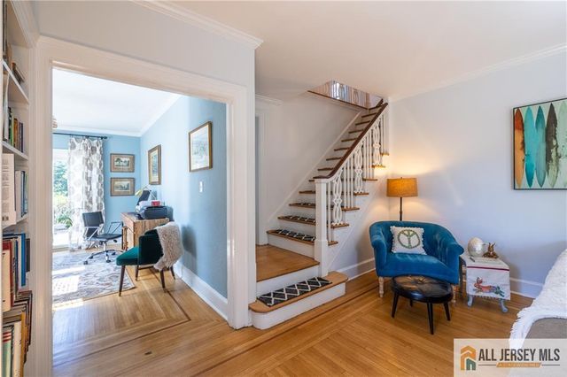 25 Hillcrest Drive, Piscataway, NJ 08854