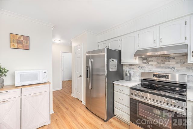 239 Stonebrook Drive, Hendersonville, NC 28791