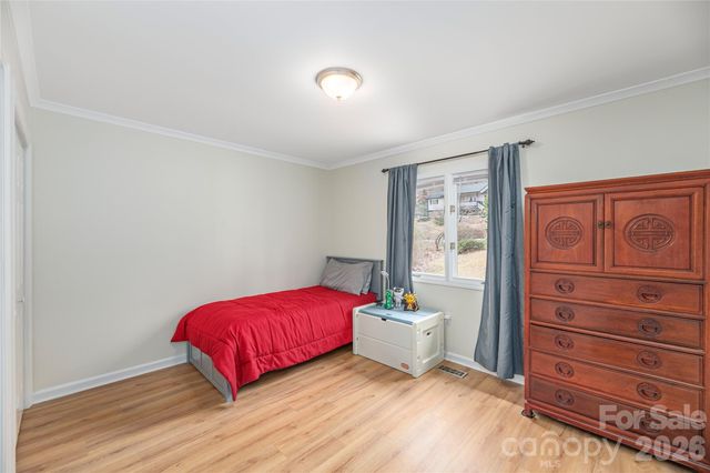 239 Stonebrook Drive, Hendersonville, NC 28791