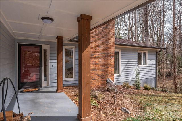 239 Stonebrook Drive, Hendersonville, NC 28791