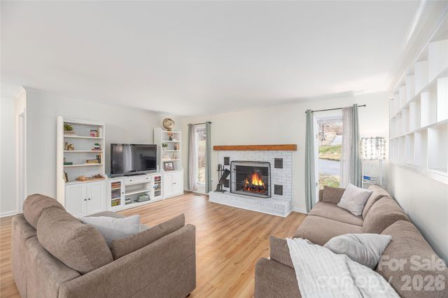 239 Stonebrook Drive, Hendersonville, NC 28791