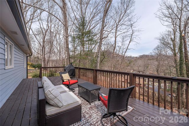 239 Stonebrook Drive, Hendersonville, NC 28791