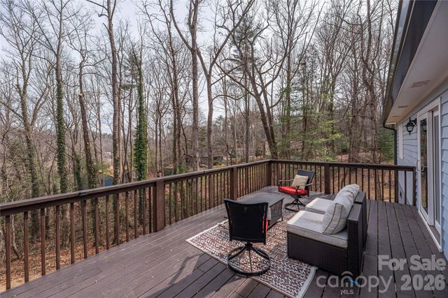 239 Stonebrook Drive, Hendersonville, NC 28791