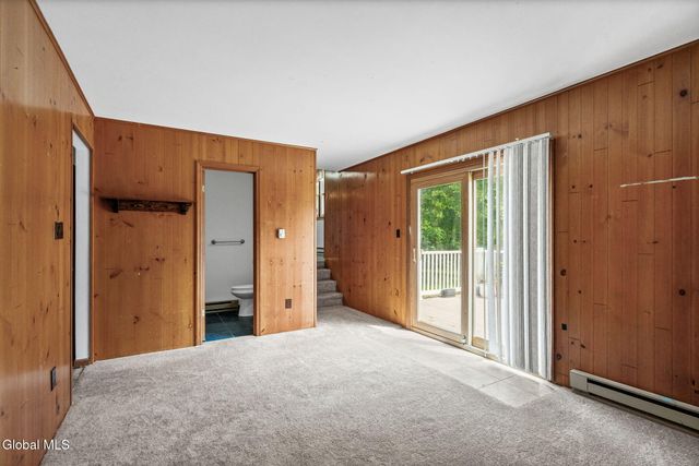756 Hampshire Seat, Niskayuna, NY 12309