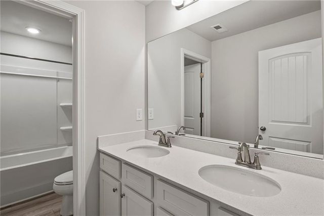 213 Chiswick Loop, Stockbridge, GA 30281