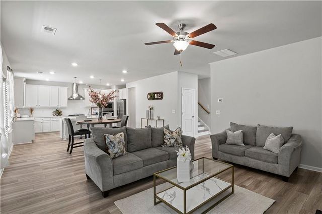 213 Chiswick Loop, Stockbridge, GA 30281