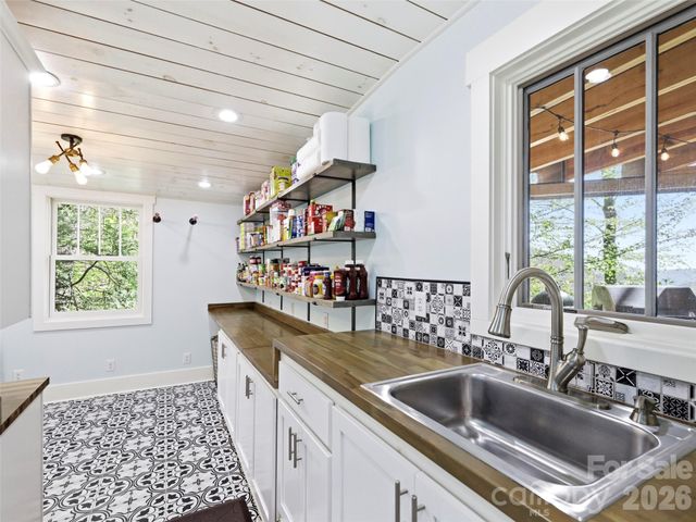 110 Soaring Mountain Drive, Waynesville, NC 28786