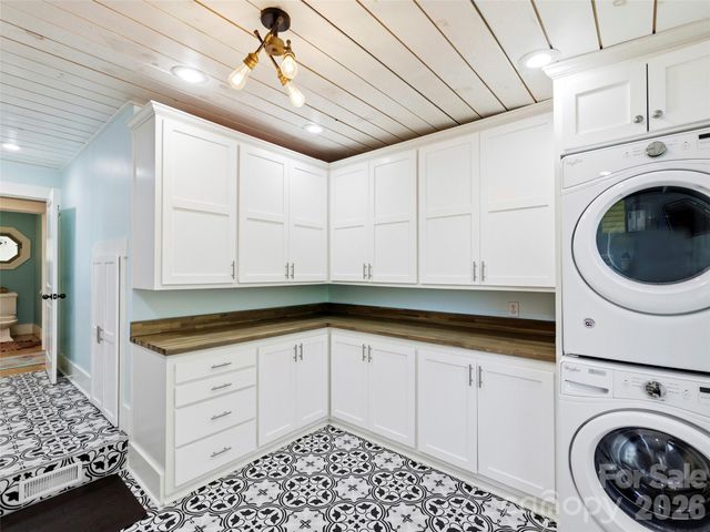 110 Soaring Mountain Drive, Waynesville, NC 28786