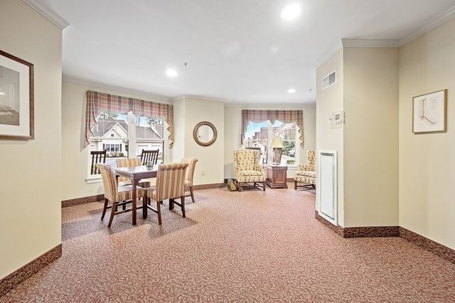 7 Crescent Way 209, Sturbridge, MA 01566