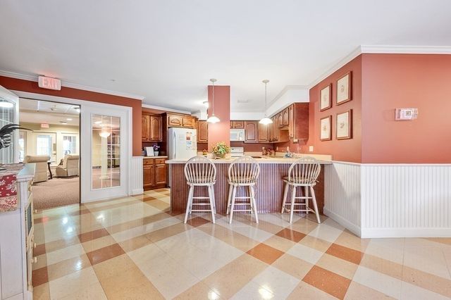 7 Crescent Way 209, Sturbridge, MA 01566