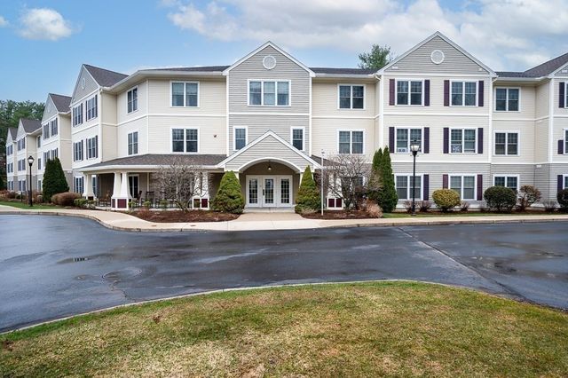 7 Crescent Way 209, Sturbridge, MA 01566