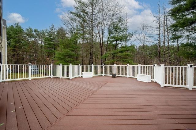 7 Crescent Way 209, Sturbridge, MA 01566