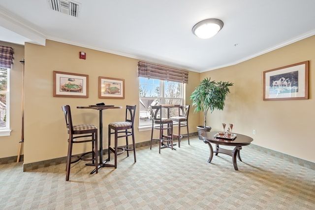 7 Crescent Way 209, Sturbridge, MA 01566