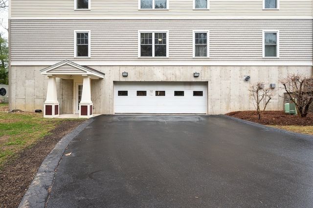 7 Crescent Way 209, Sturbridge, MA 01566