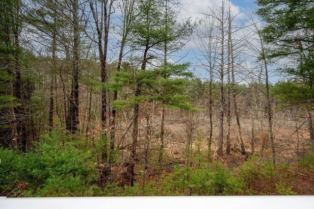 7 Crescent Way 209, Sturbridge, MA 01566