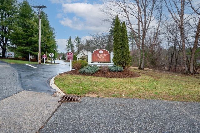 7 Crescent Way 209, Sturbridge, MA 01566