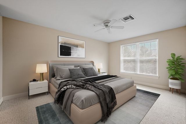 7 Crescent Way 209, Sturbridge, MA 01566