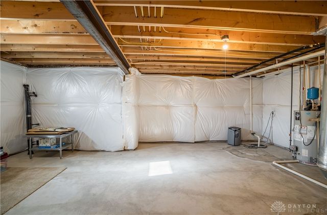 5154 Dayflower Drive, Tipp City, OH 45371