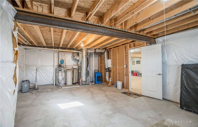 5154 Dayflower Drive, Tipp City, OH 45371