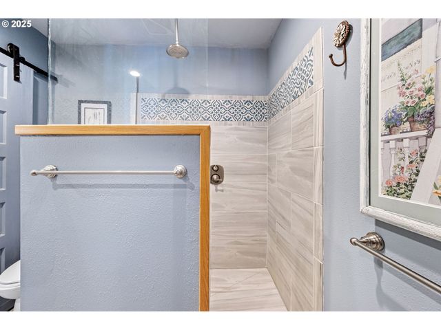 82044 MAHR Ln, Creswell, OR 97426