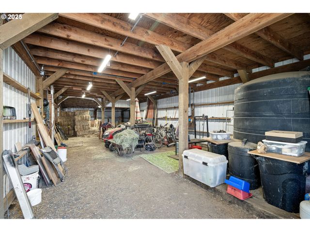 82044 MAHR Ln, Creswell, OR 97426