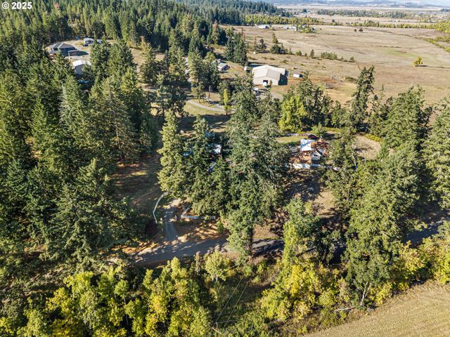 82044 MAHR Ln, Creswell, OR 97426