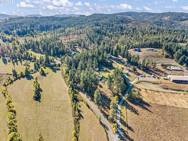 82044 MAHR Ln, Creswell, OR 97426