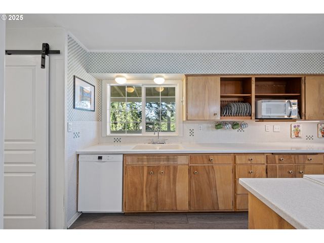 82044 MAHR Ln, Creswell, OR 97426