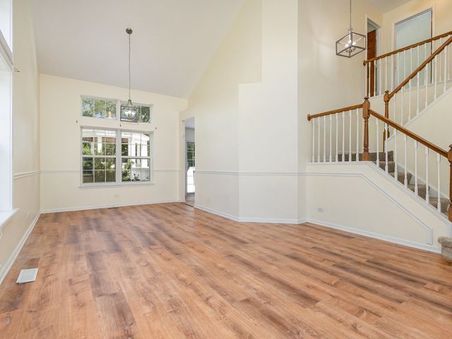 11 Lindsey Court, Bolingbrook, IL 60440