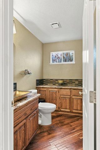 9021 Old Creek Dr, Elk Grove, CA 95758