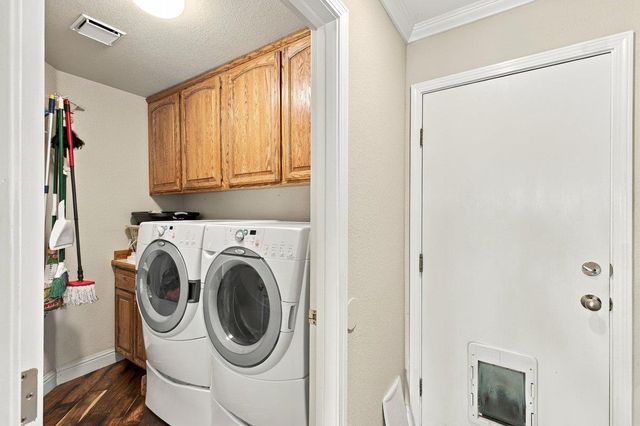 9021 Old Creek Dr, Elk Grove, CA 95758
