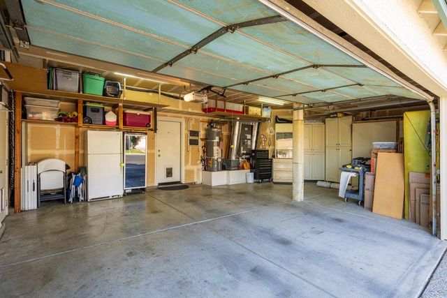9021 Old Creek Dr, Elk Grove, CA 95758