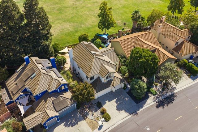 9021 Old Creek Dr, Elk Grove, CA 95758