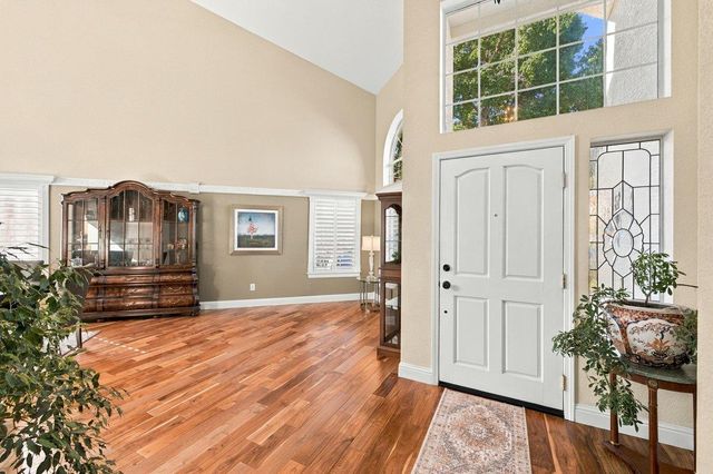 9021 Old Creek Dr, Elk Grove, CA 95758