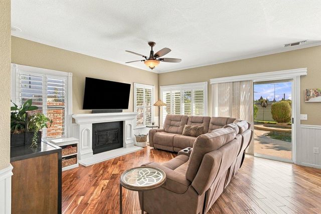9021 Old Creek Dr, Elk Grove, CA 95758