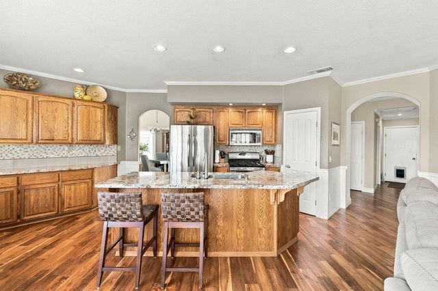 9021 Old Creek Dr, Elk Grove, CA 95758