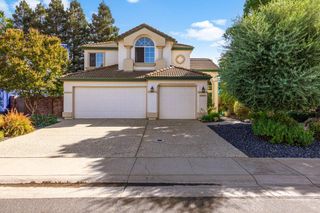 9021 Old Creek Dr, Elk Grove, CA 95758