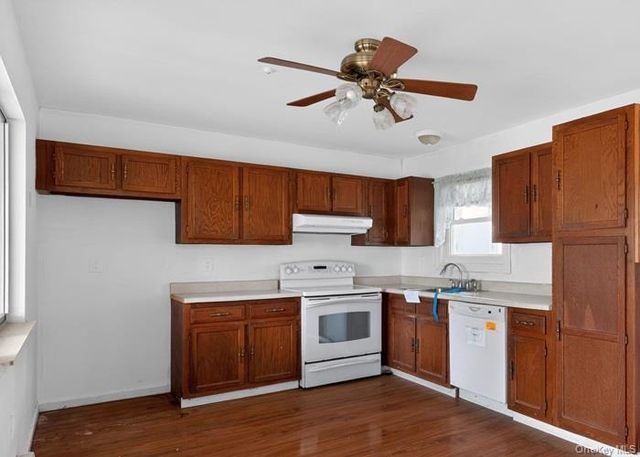 19 Hearthside Drive, Mount Sinai, NY 11766