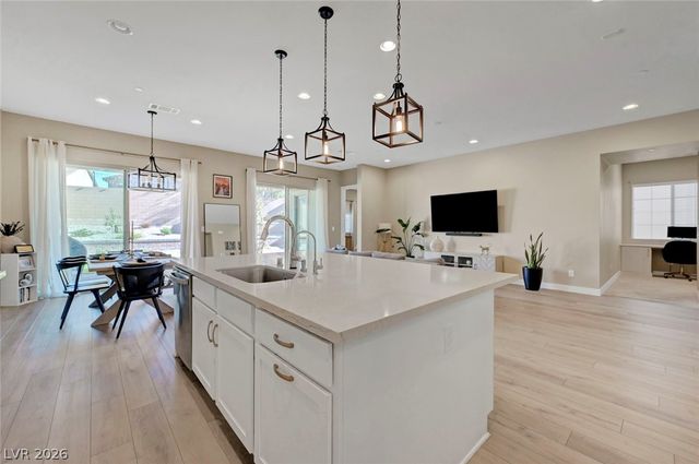 552 Comodo Street, Henderson, NV 89011