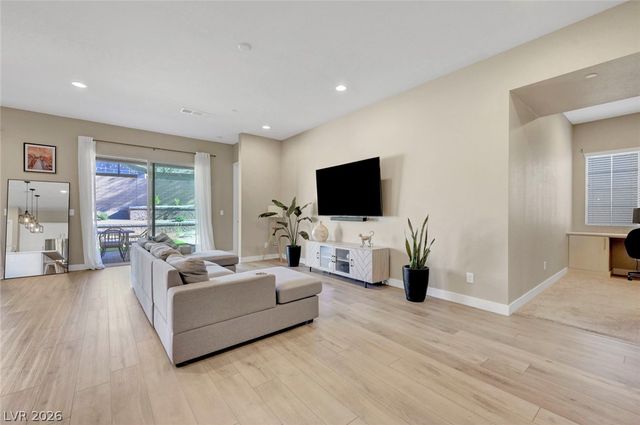 552 Comodo Street, Henderson, NV 89011