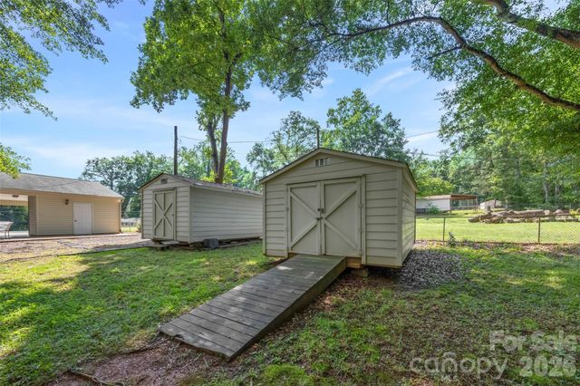 644 Dallas Spencer Mountain Road, Dallas, NC 28034