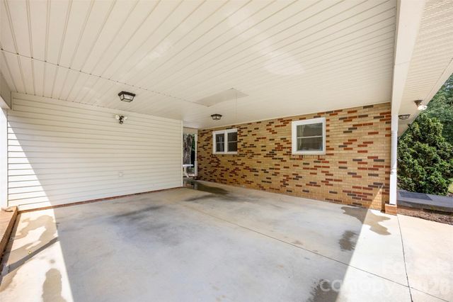 644 Dallas Spencer Mountain Road, Dallas, NC 28034