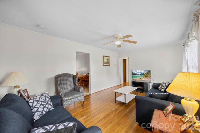 644 Dallas Spencer Mountain Road, Dallas, NC 28034
