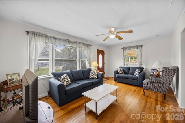 644 Dallas Spencer Mountain Road, Dallas, NC 28034