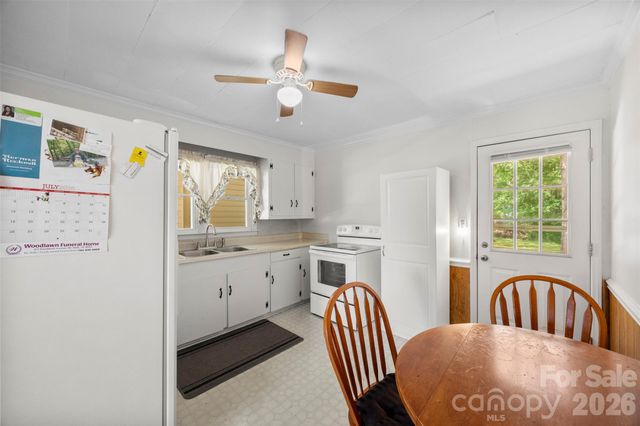 644 Dallas Spencer Mountain Road, Dallas, NC 28034