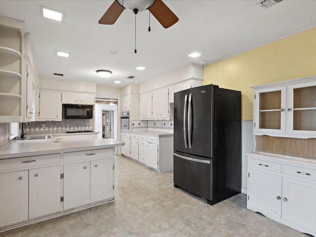 1302 Forreston Road, Waxahachie, TX 75165